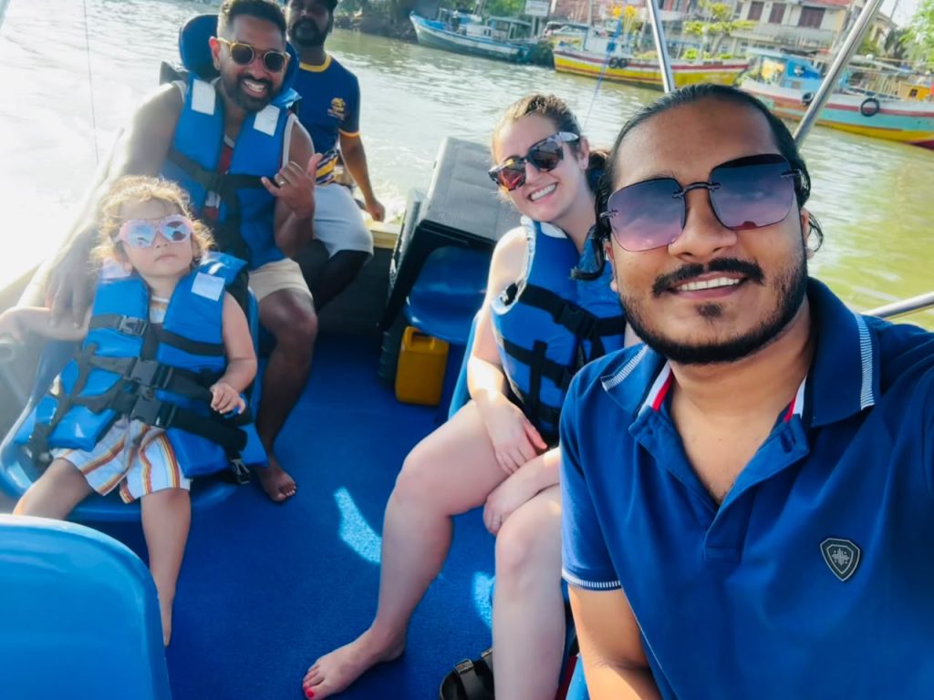 Travellers enjoying private tour moments in Sri Lanka with Olanka Tours
