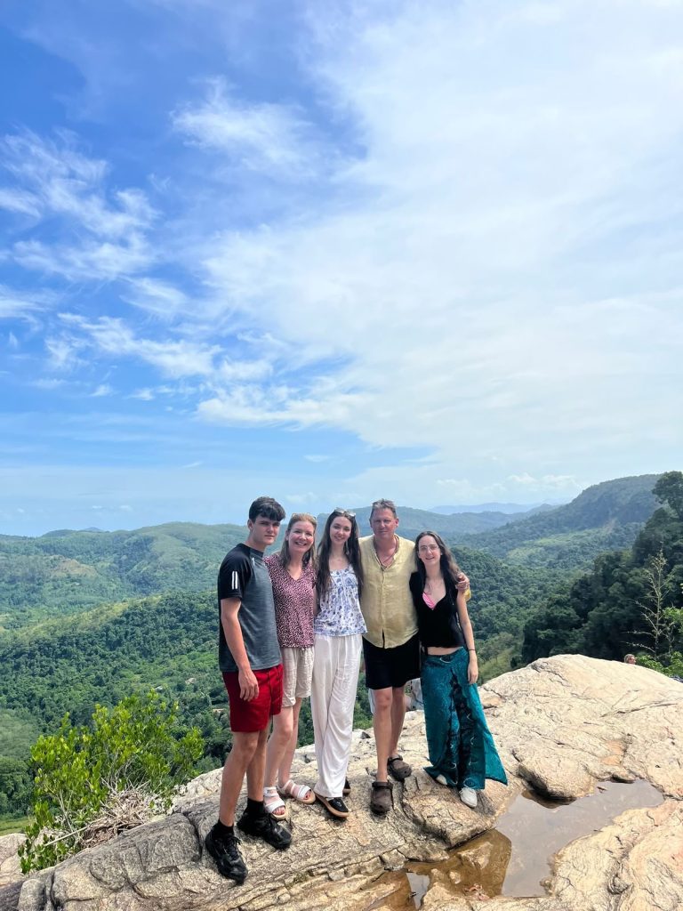 Happy travellers on a personalized Sri Lanka journey with Olanka Tours