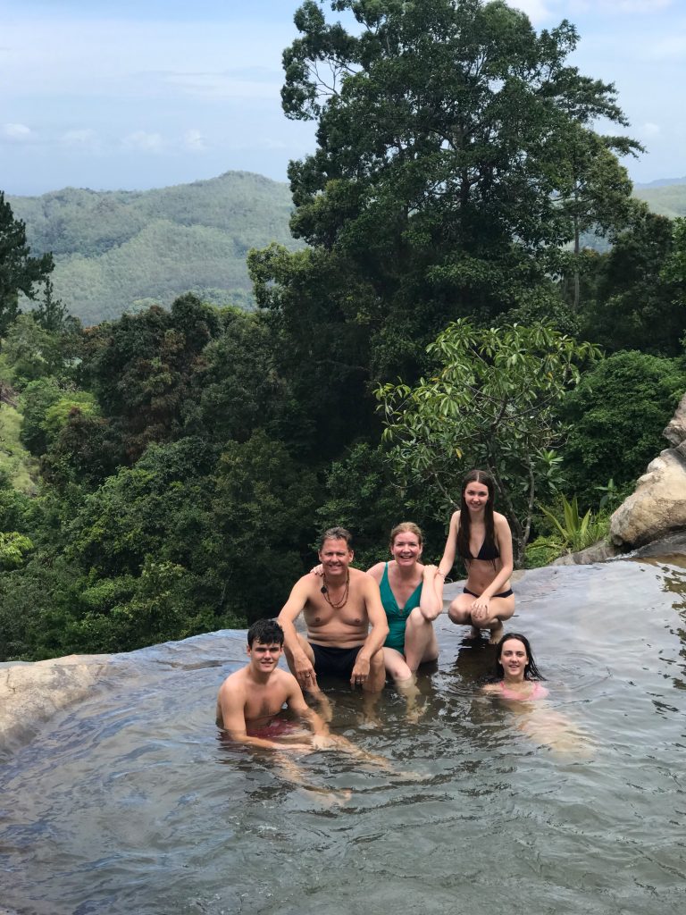 Travellers enjoying private tour moments in Sri Lanka with Olanka Tours