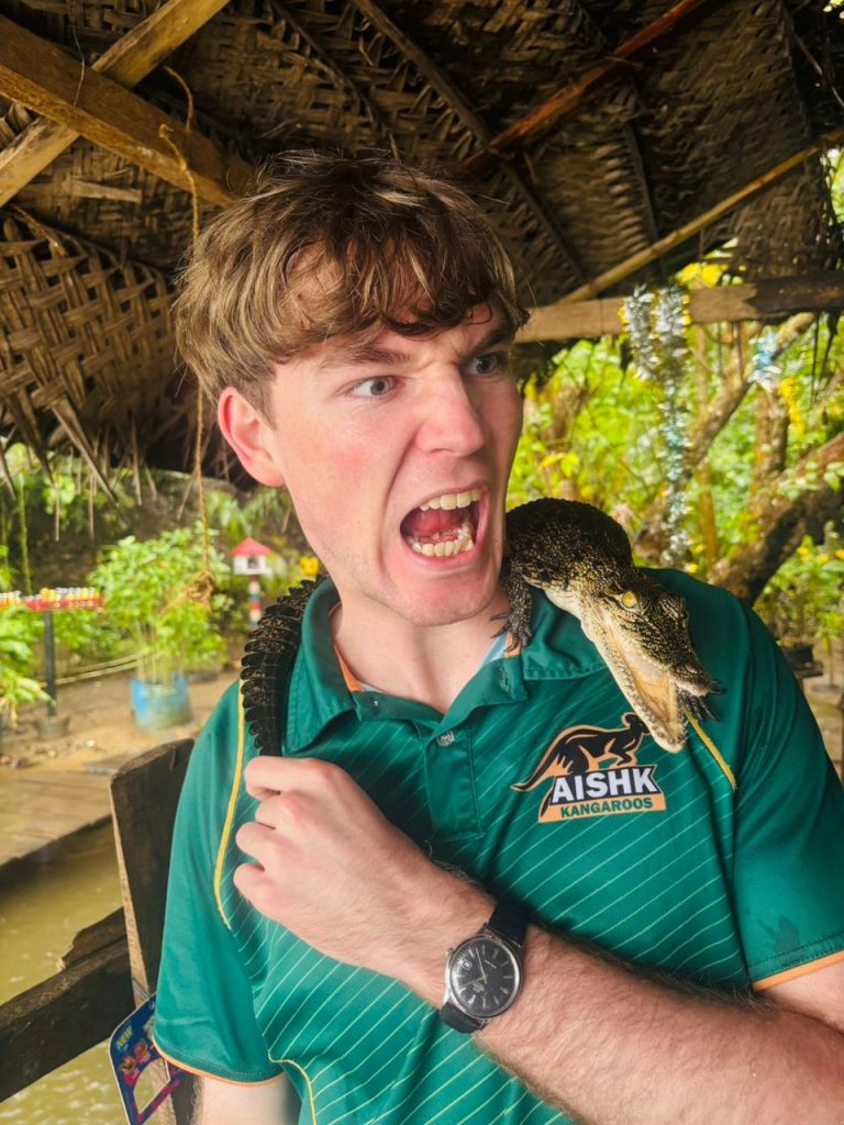 Guests exploring the natural beauty of Sri Lanka with Olanka Tours