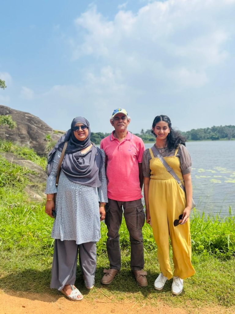 Happy travellers on a personalized Sri Lanka journey with Olanka Tours