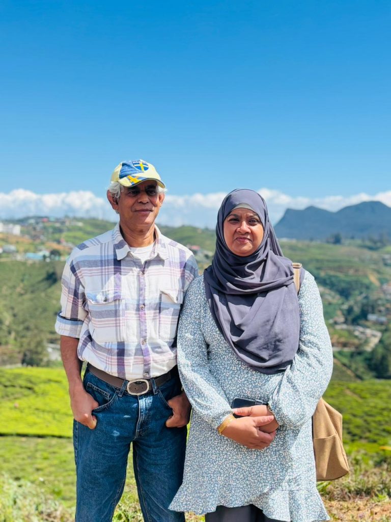 Happy travellers on a personalized Sri Lanka journey with Olanka Tours