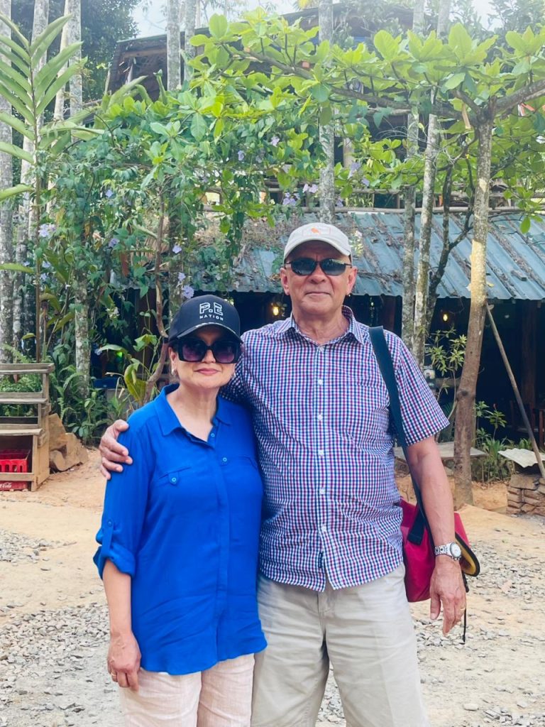 Travellers enjoying private tour moments in Sri Lanka with Olanka Tours